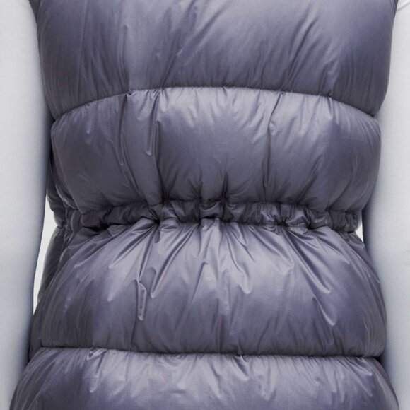 Lululemon Featherweight Down Vest (Size XXS but runs big) in Shade - Picture 6 of 16